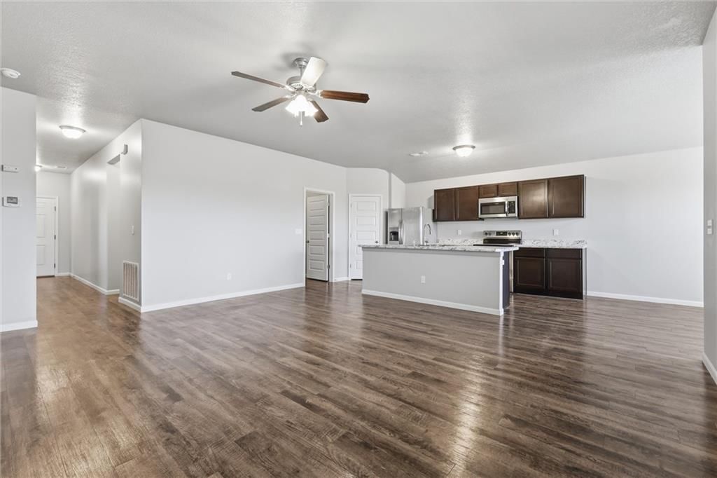 21826 Franklin Street — photo 6