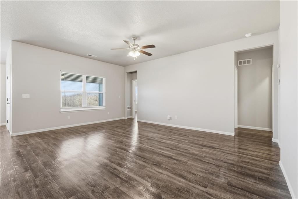 21826 Franklin Street — photo 8