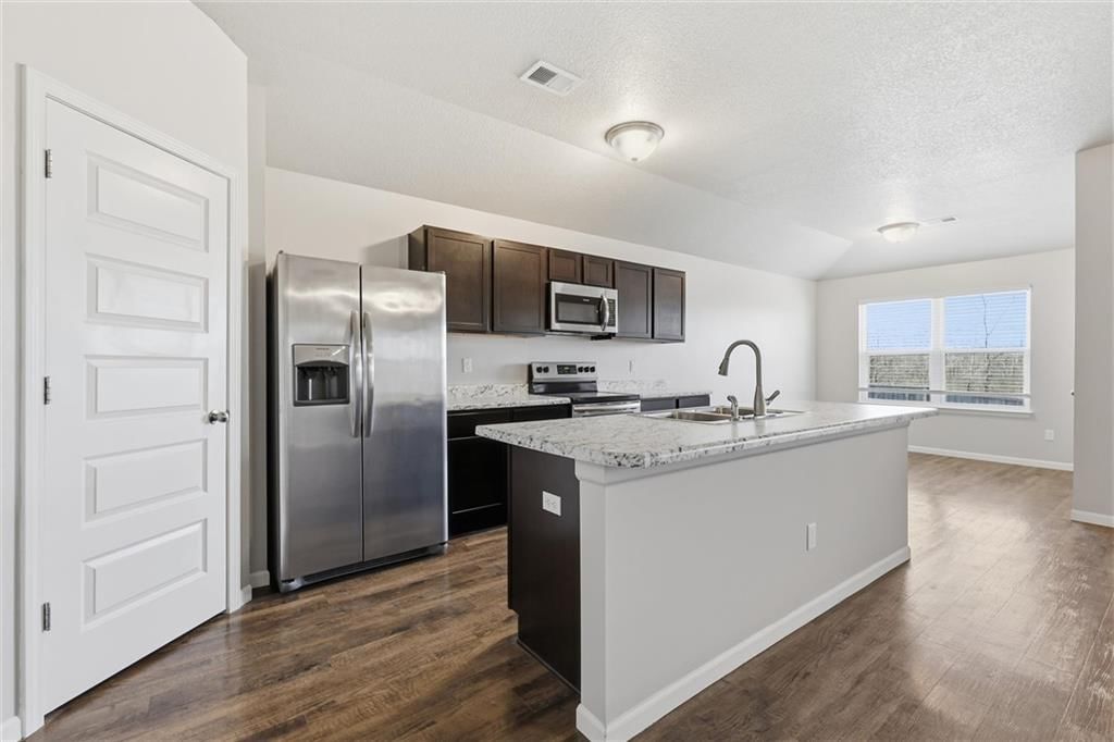 21826 Franklin Street — photo 9