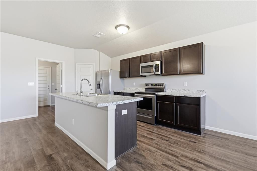 21826 Franklin Street — photo 10
