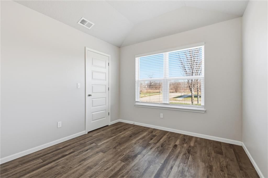 21826 Franklin Street — photo 18