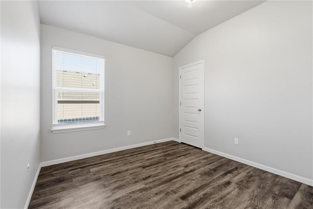21826 Franklin Street — photo 22