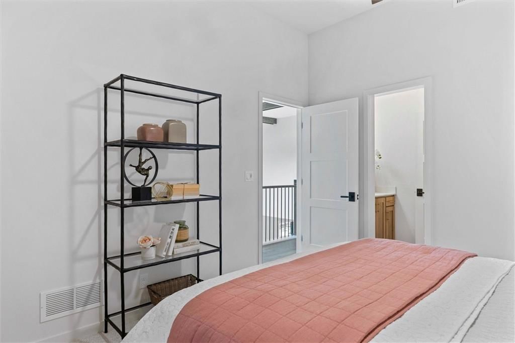 16932 Parkhill Street — photo 45