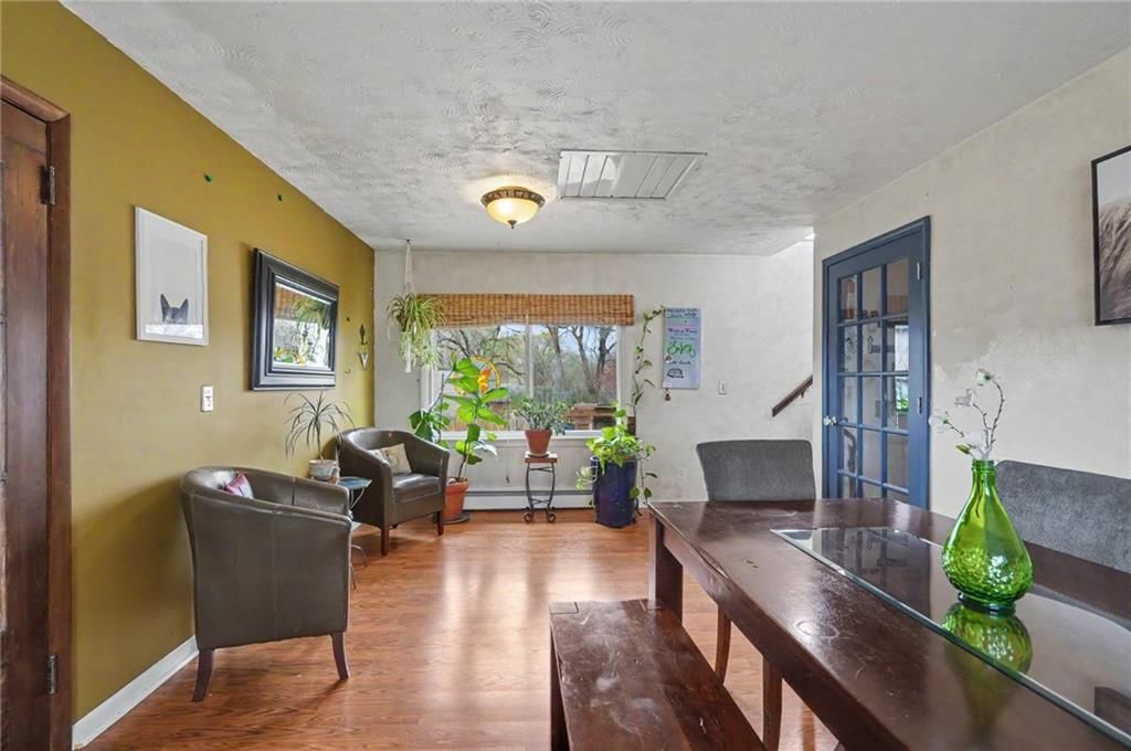 1447 Summit Street — photo 9
