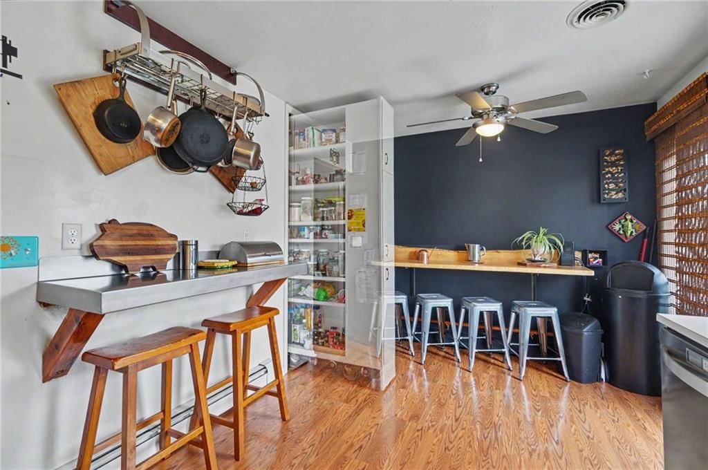 1447 Summit Street — photo 16