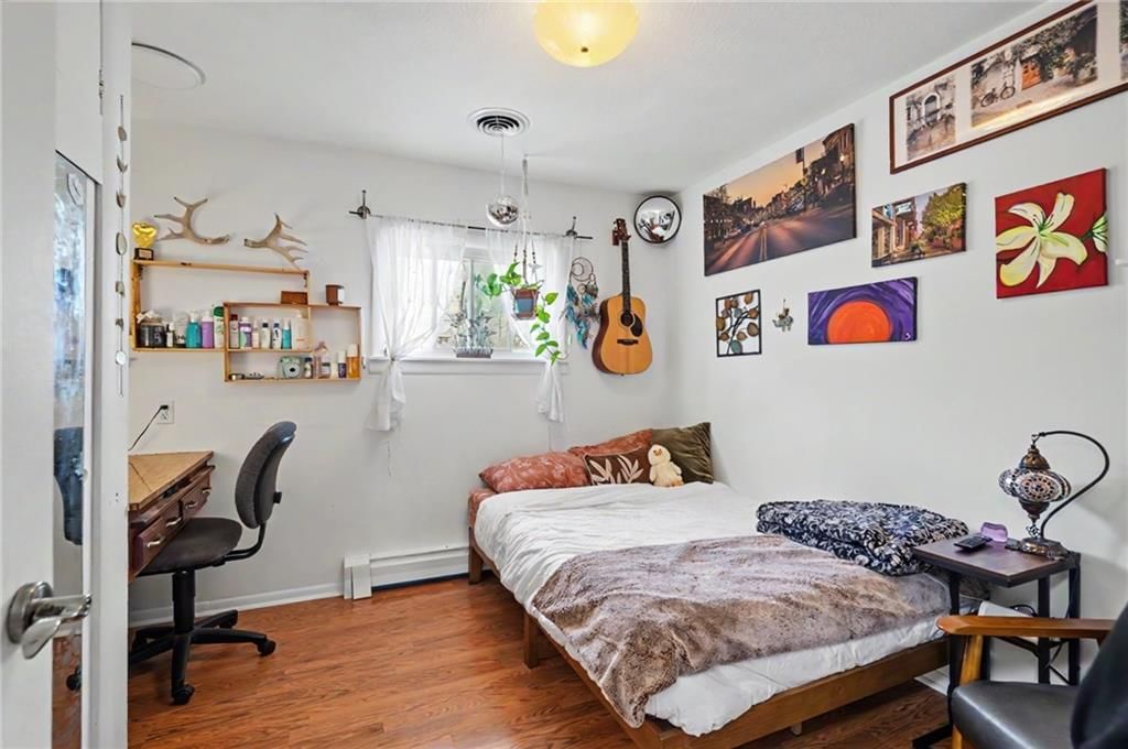 1447 Summit Street — photo 17
