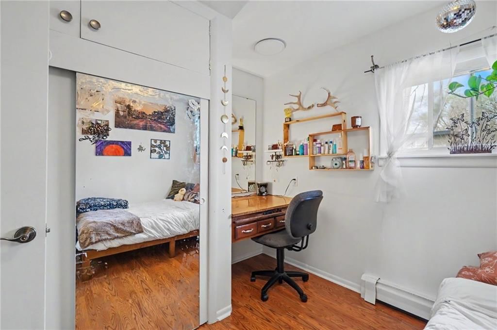1447 Summit Street — photo 18