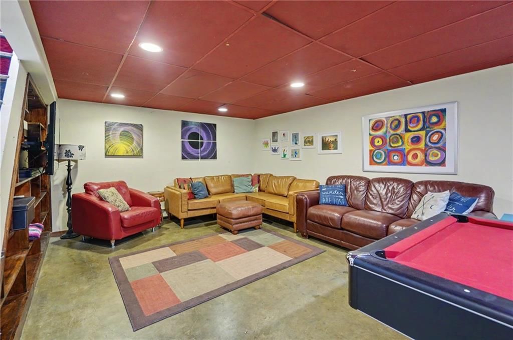 1447 Summit Street — photo 28