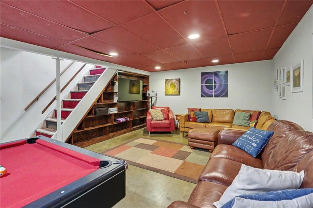 1447 Summit Street — photo 29