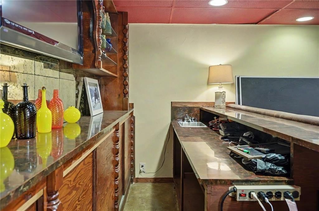 1447 Summit Street — photo 33
