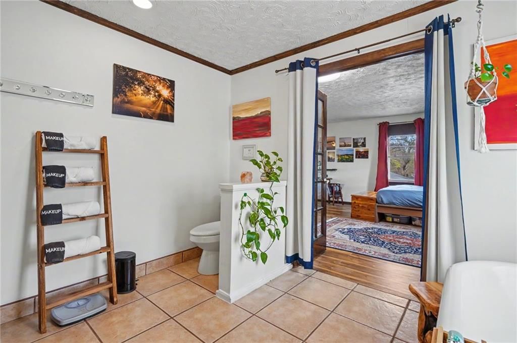 1447 Summit Street — photo 48