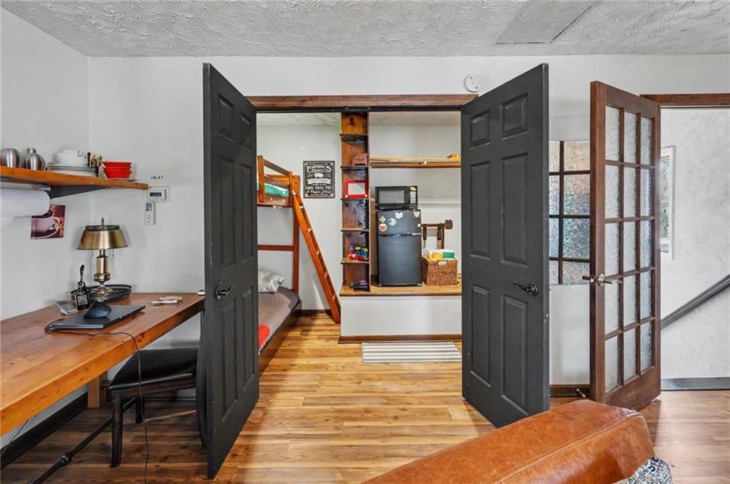1447 Summit Street — photo 51
