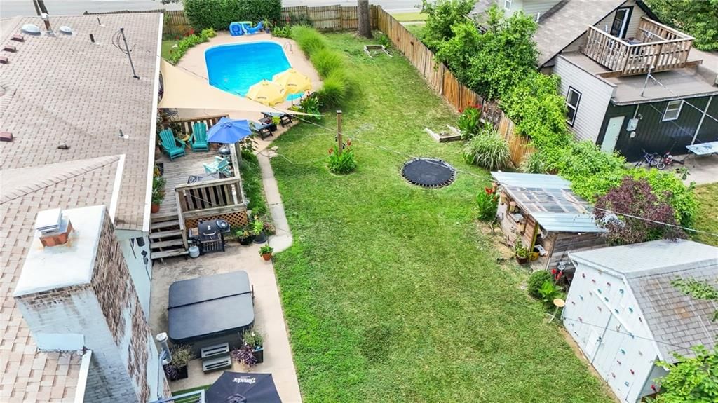1447 Summit Street — photo 56