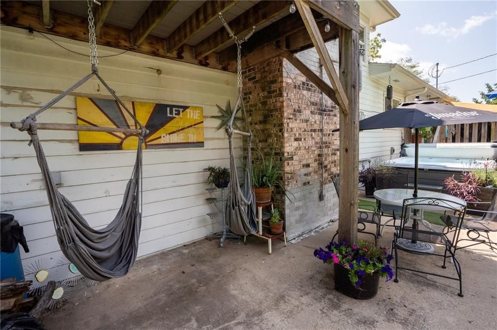 1447 Summit Street — photo 65