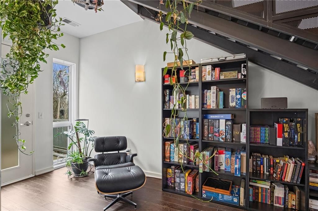 1605 Summit Street — photo 13