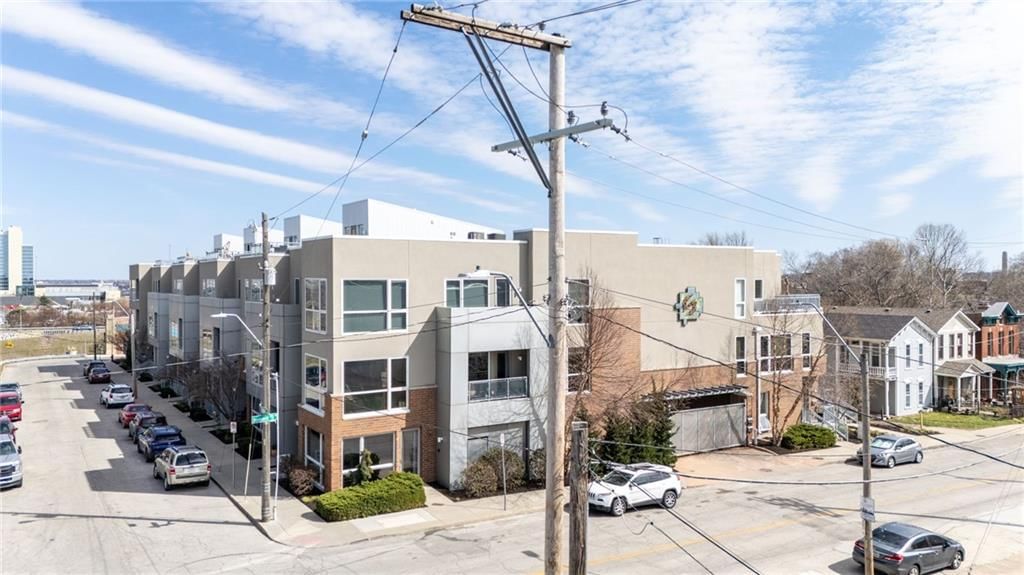 1605 Summit Street — photo 37