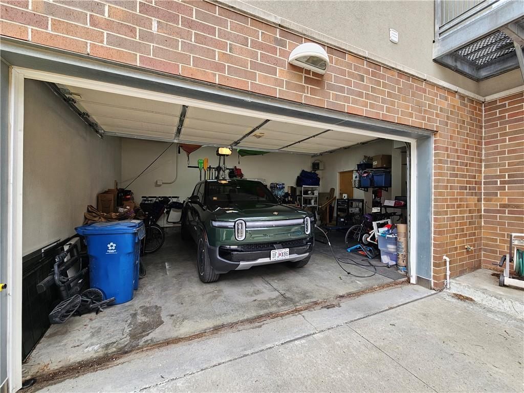 1605 Summit Street — photo 40