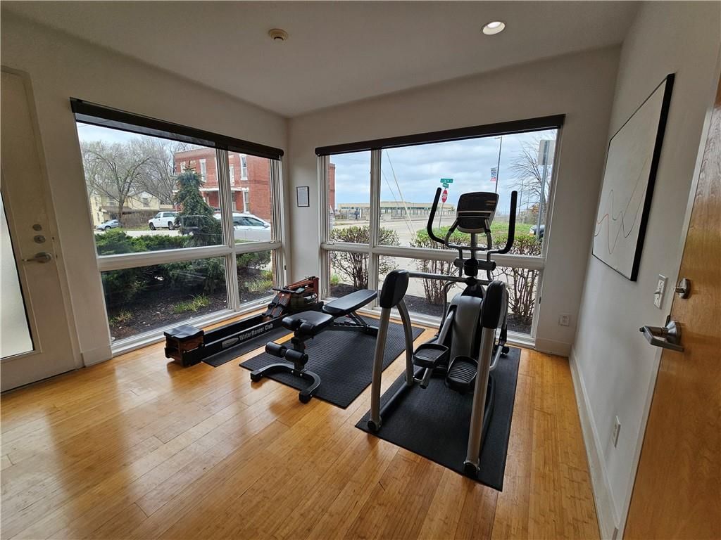 1605 Summit Street — photo 42