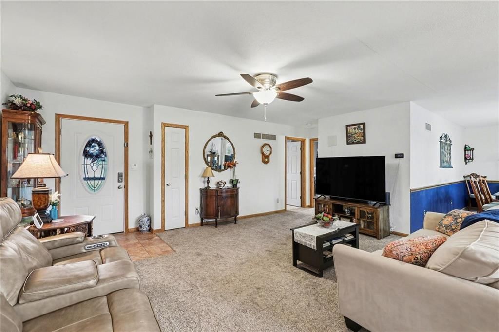 2411 Twin Oaks Drive — photo 5