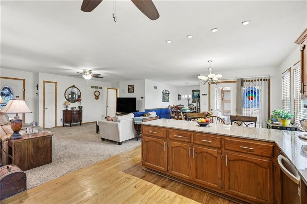 2411 Twin Oaks Drive — photo 11