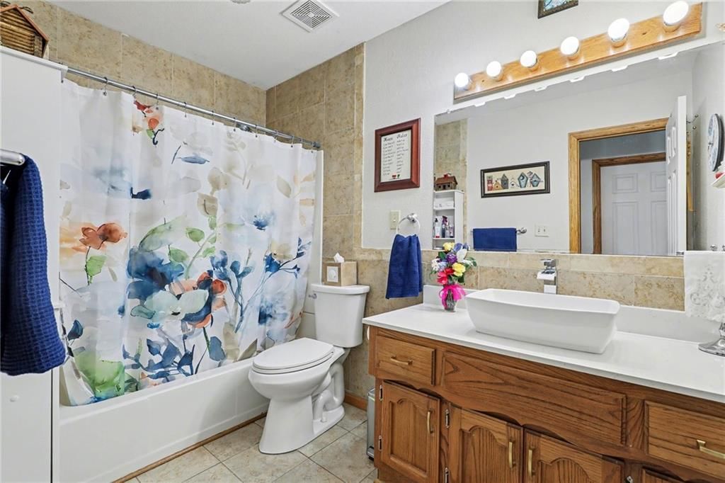 2411 Twin Oaks Drive — photo 18