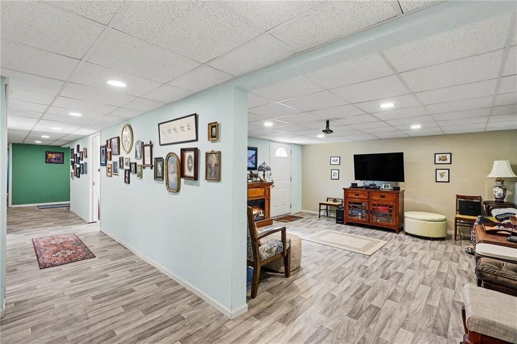 2411 Twin Oaks Drive — photo 20