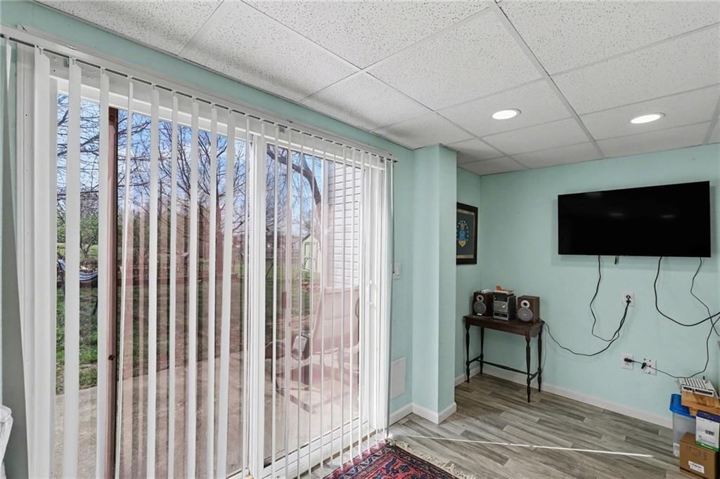 2411 Twin Oaks Drive — photo 23