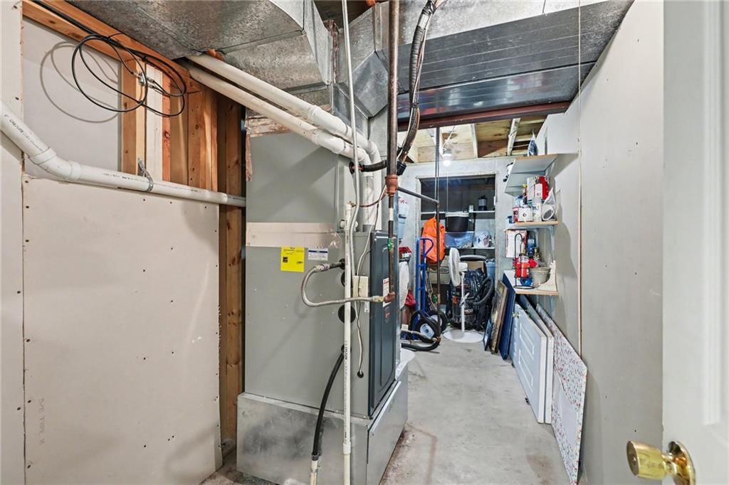 2411 Twin Oaks Drive — photo 26