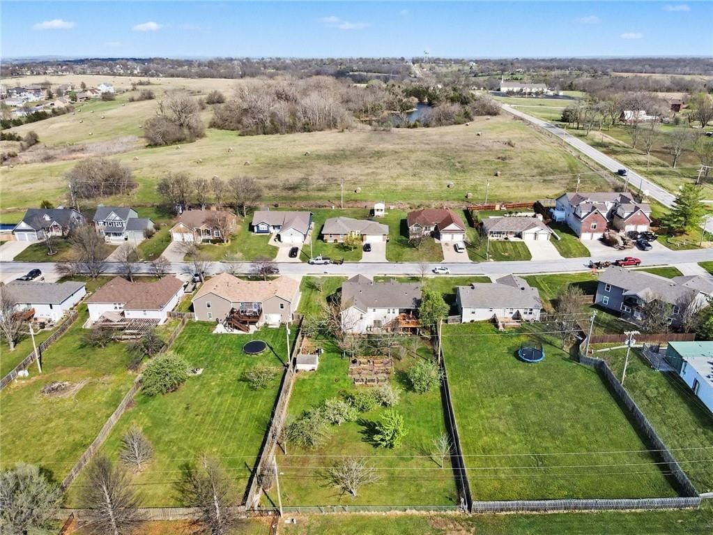 2411 Twin Oaks Drive — photo 31
