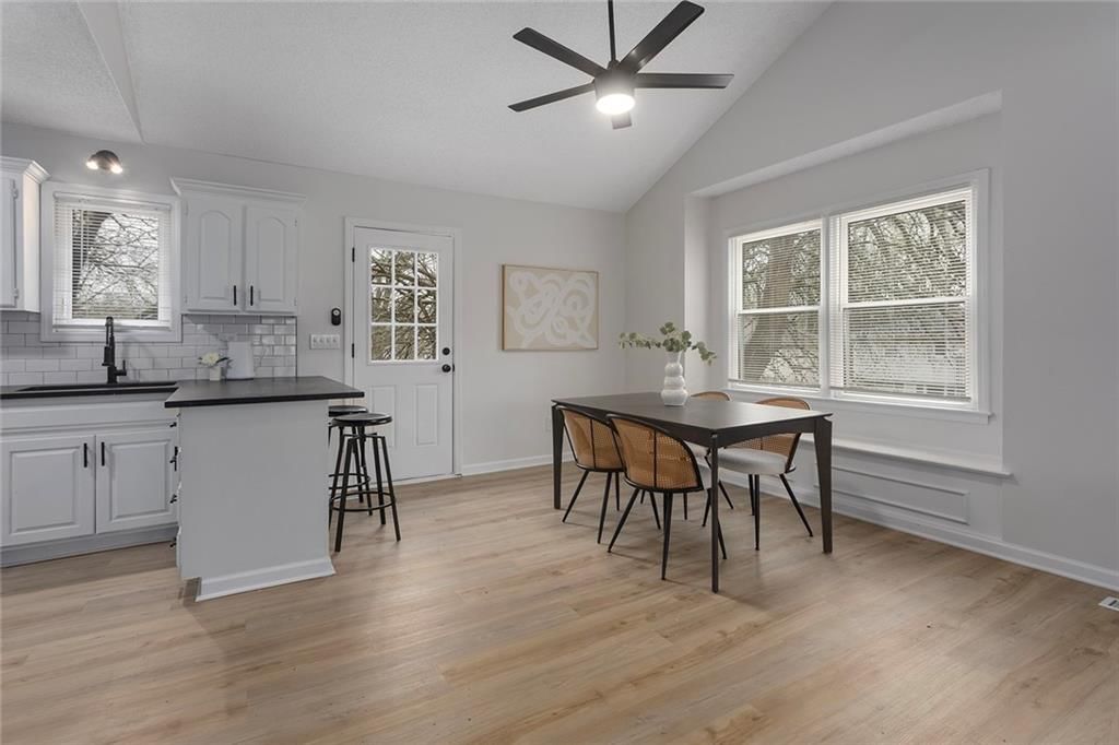 302 S Franklin Street — photo 6