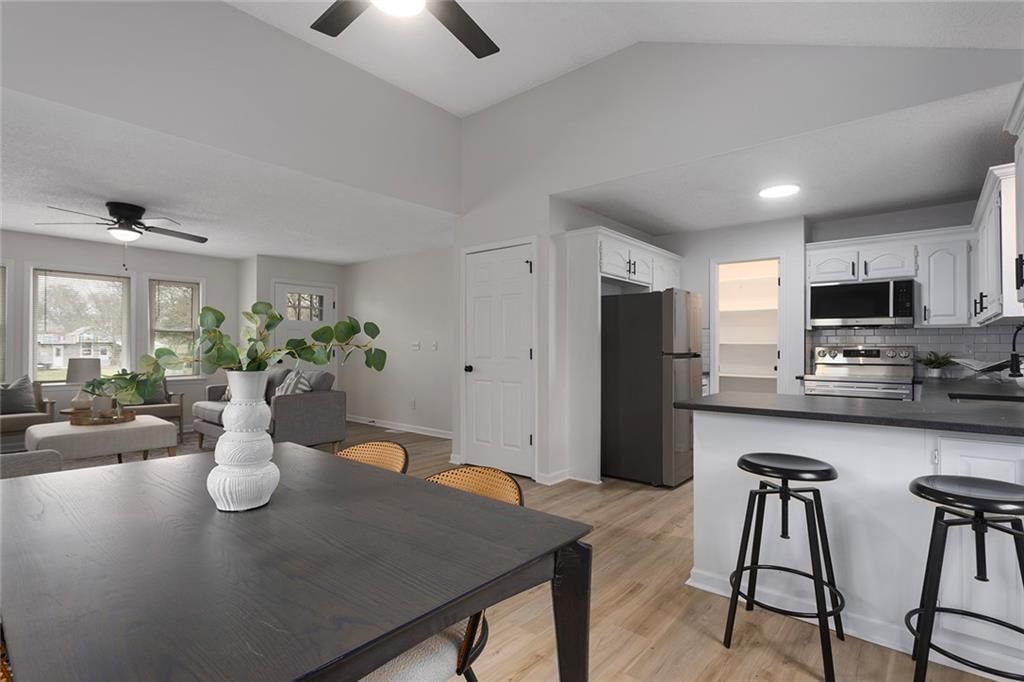 302 S Franklin Street — photo 7