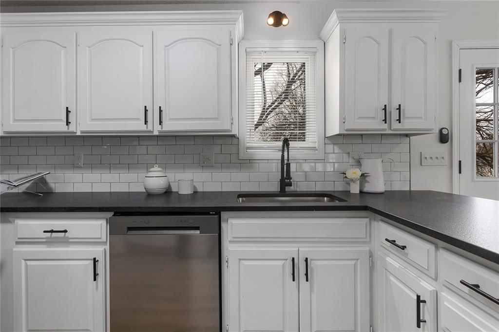 302 S Franklin Street — photo 10