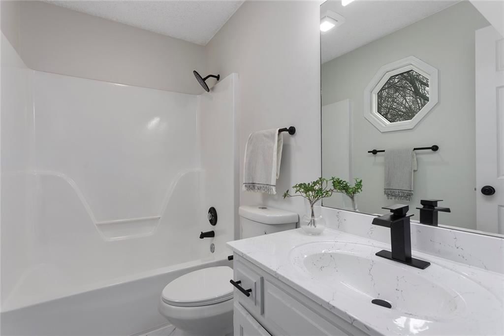 302 S Franklin Street — photo 17