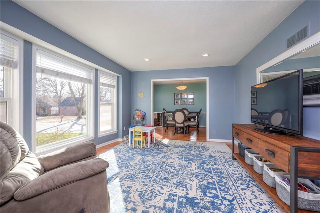 7802 WESTGATE Drive — photo 8