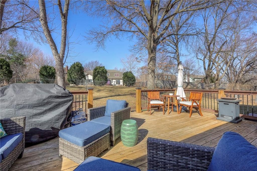 7802 WESTGATE Drive — photo 32
