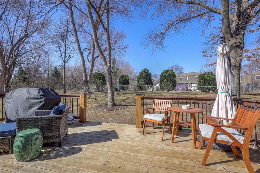 7802 WESTGATE Drive — photo 33