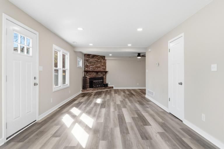 623 NE Woodlawn Street — photo 4