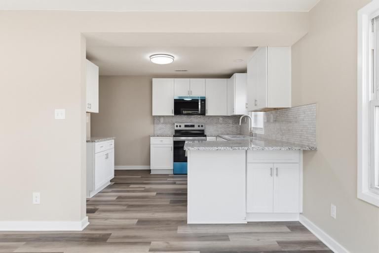 623 NE Woodlawn Street — photo 11