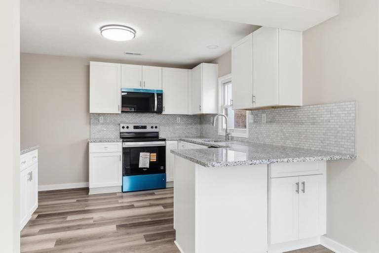 623 NE Woodlawn Street — photo 12