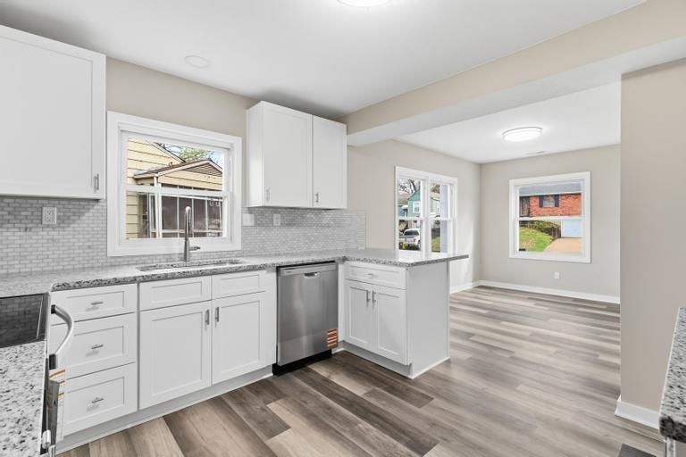 623 NE Woodlawn Street — photo 15