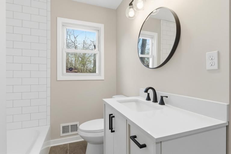 623 NE Woodlawn Street — photo 21