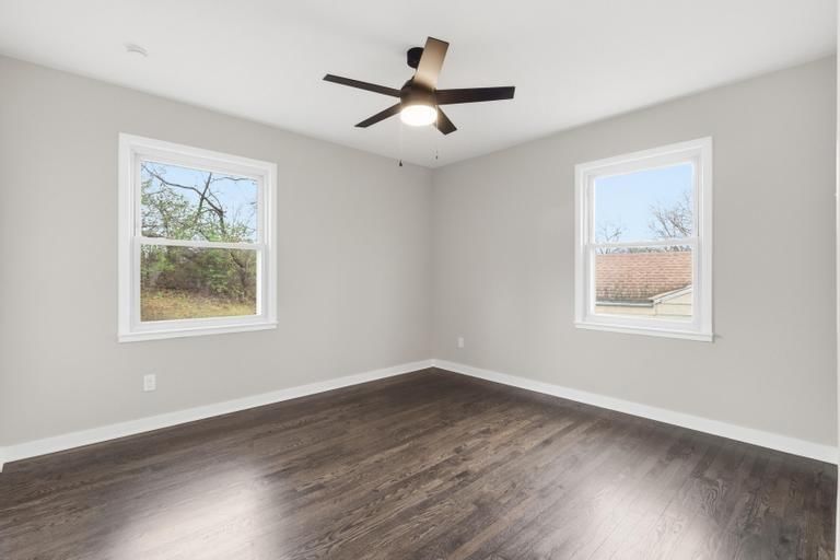 623 NE Woodlawn Street — photo 23