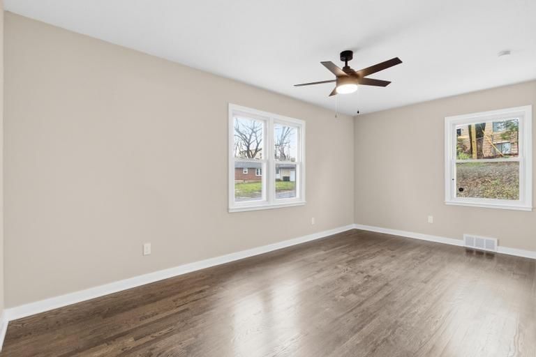 623 NE Woodlawn Street — photo 26
