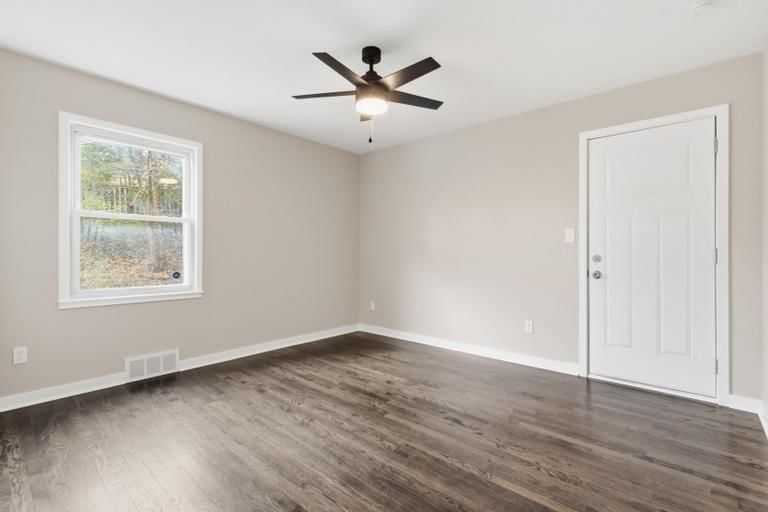 623 NE Woodlawn Street — photo 28