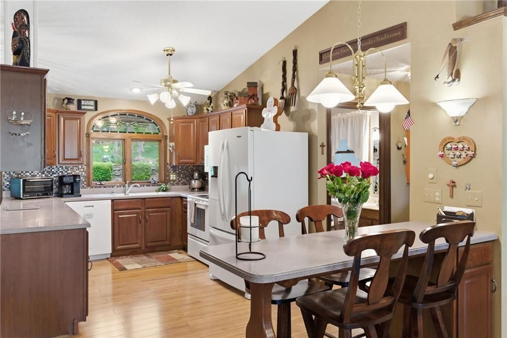 1841 Lake Bluff Drive — photo 10