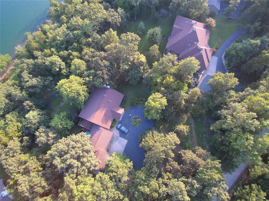 1841 Lake Bluff Drive — photo 36
