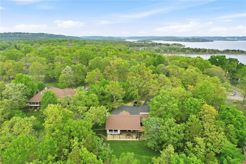 1841 Lake Bluff Drive — photo 38