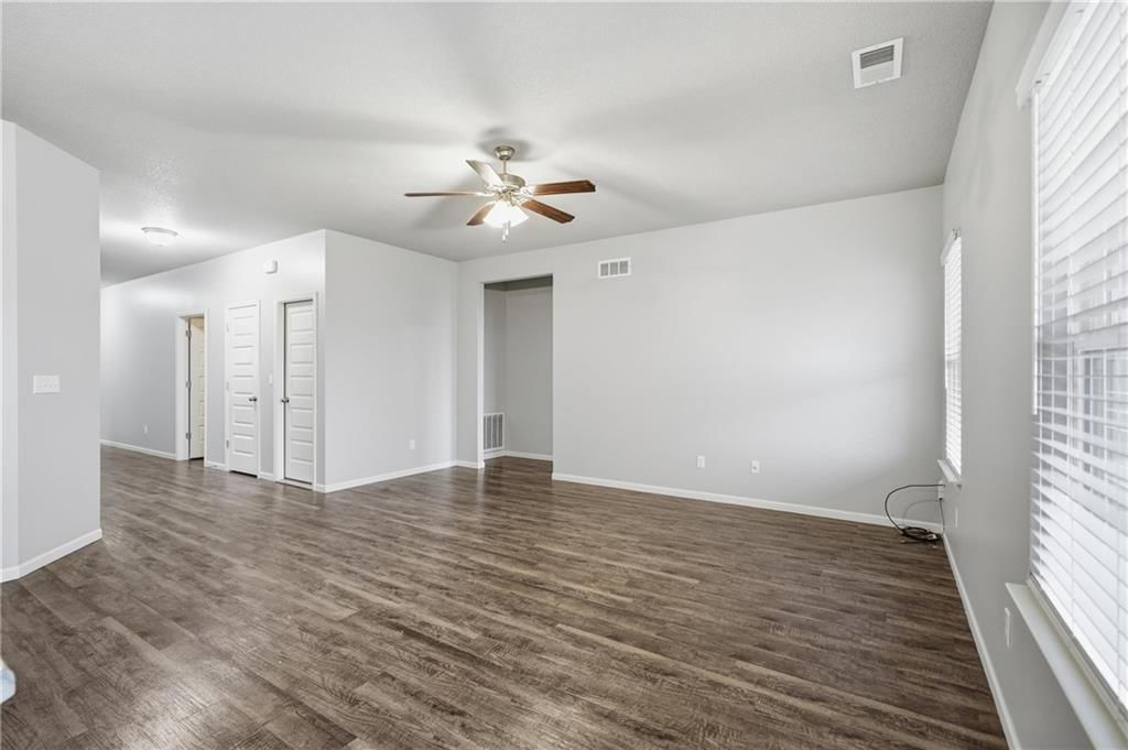 21832 Franklin Street — photo 6