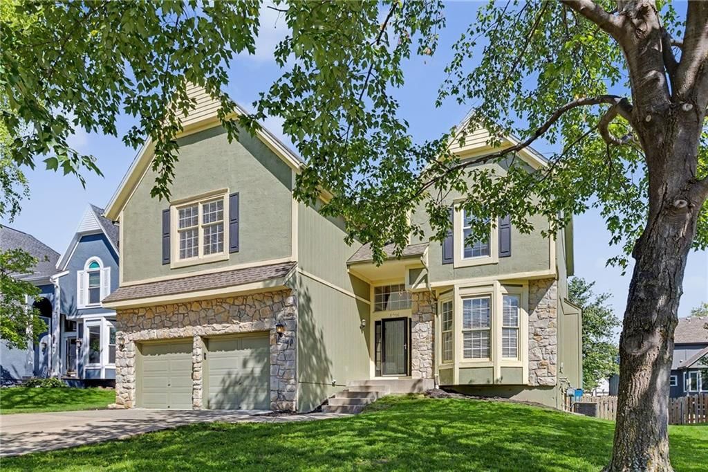 8006 W 129 Terrace — photo 3
