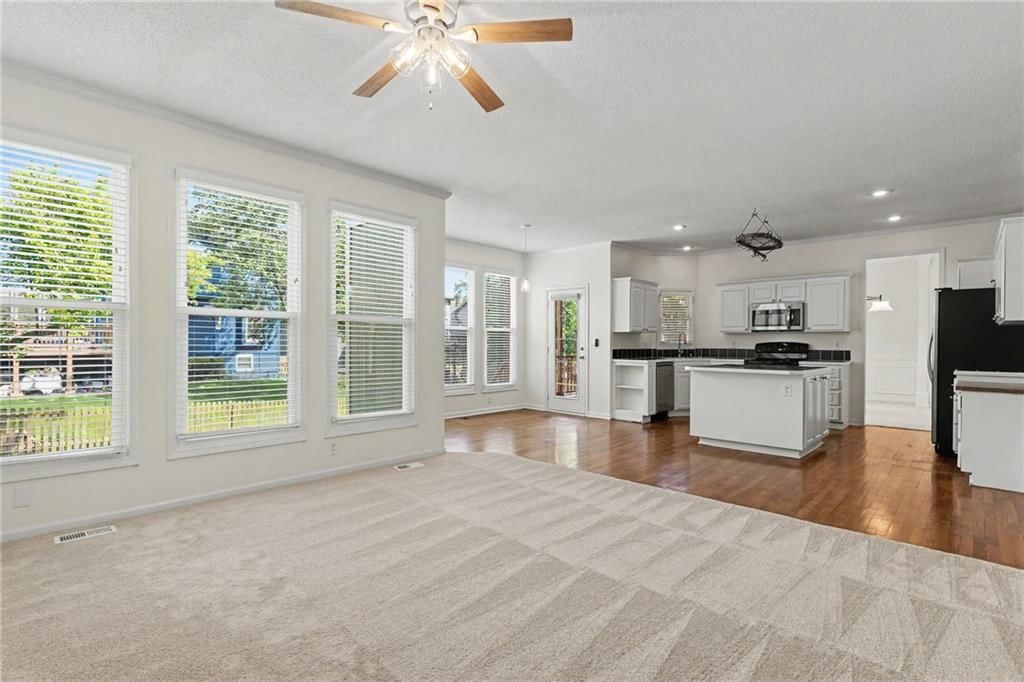 8006 W 129 Terrace — photo 10